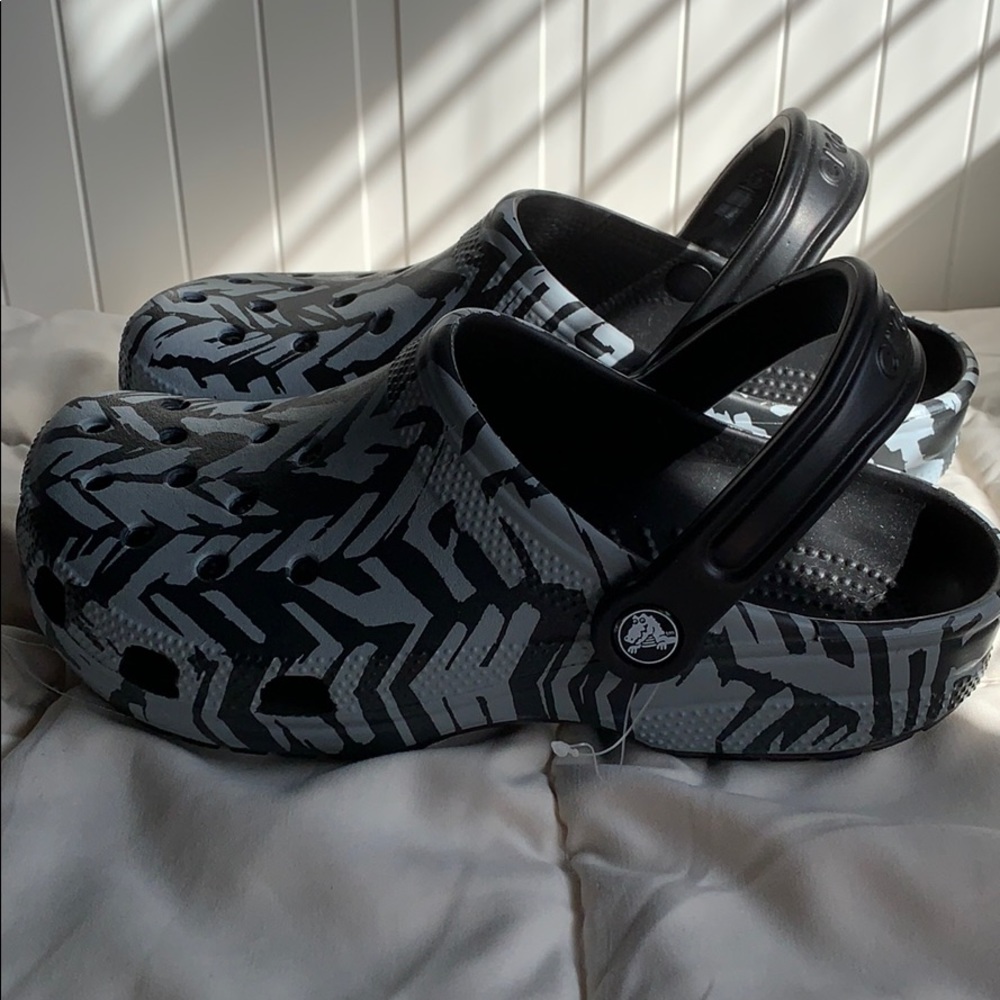 CROCS